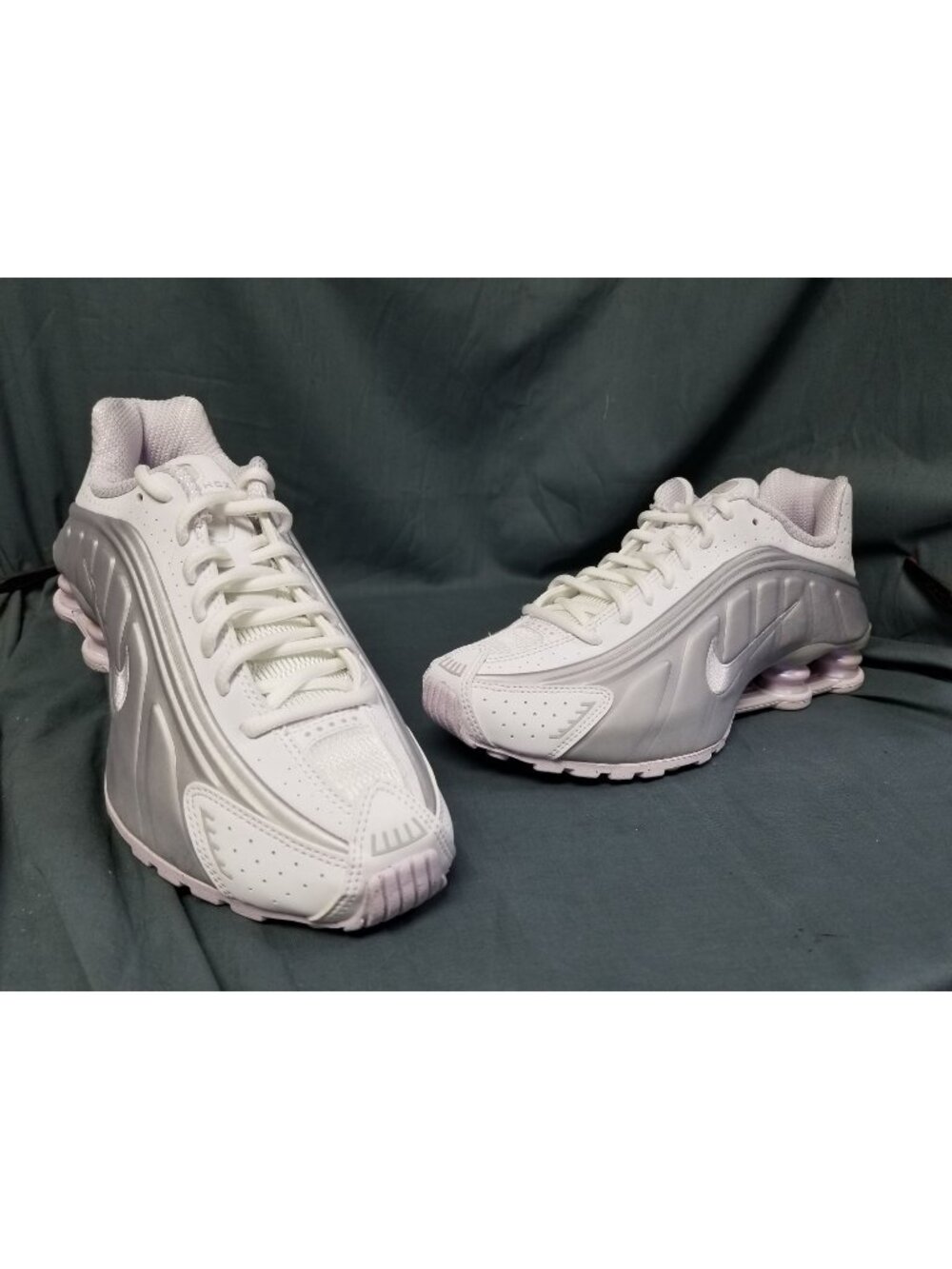 Nike Shox R4 White Metallic Platinum Barely Grape Women's Size 8 NEW NO BOX!
